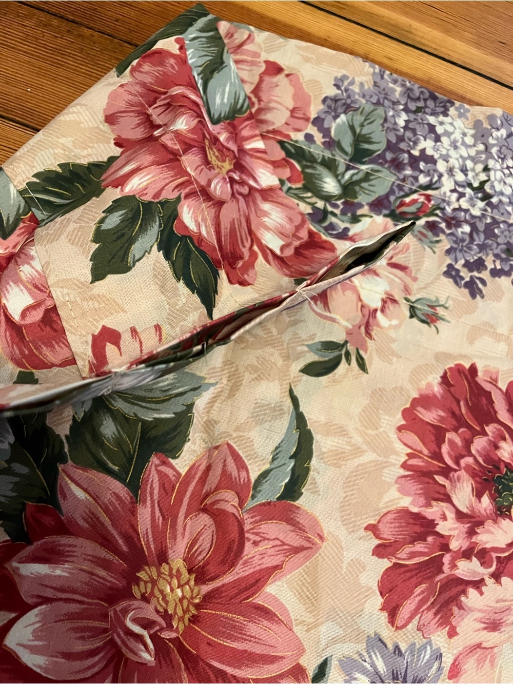 Vintage Floral Valance 80”/ 16” - Picture 15 of 16